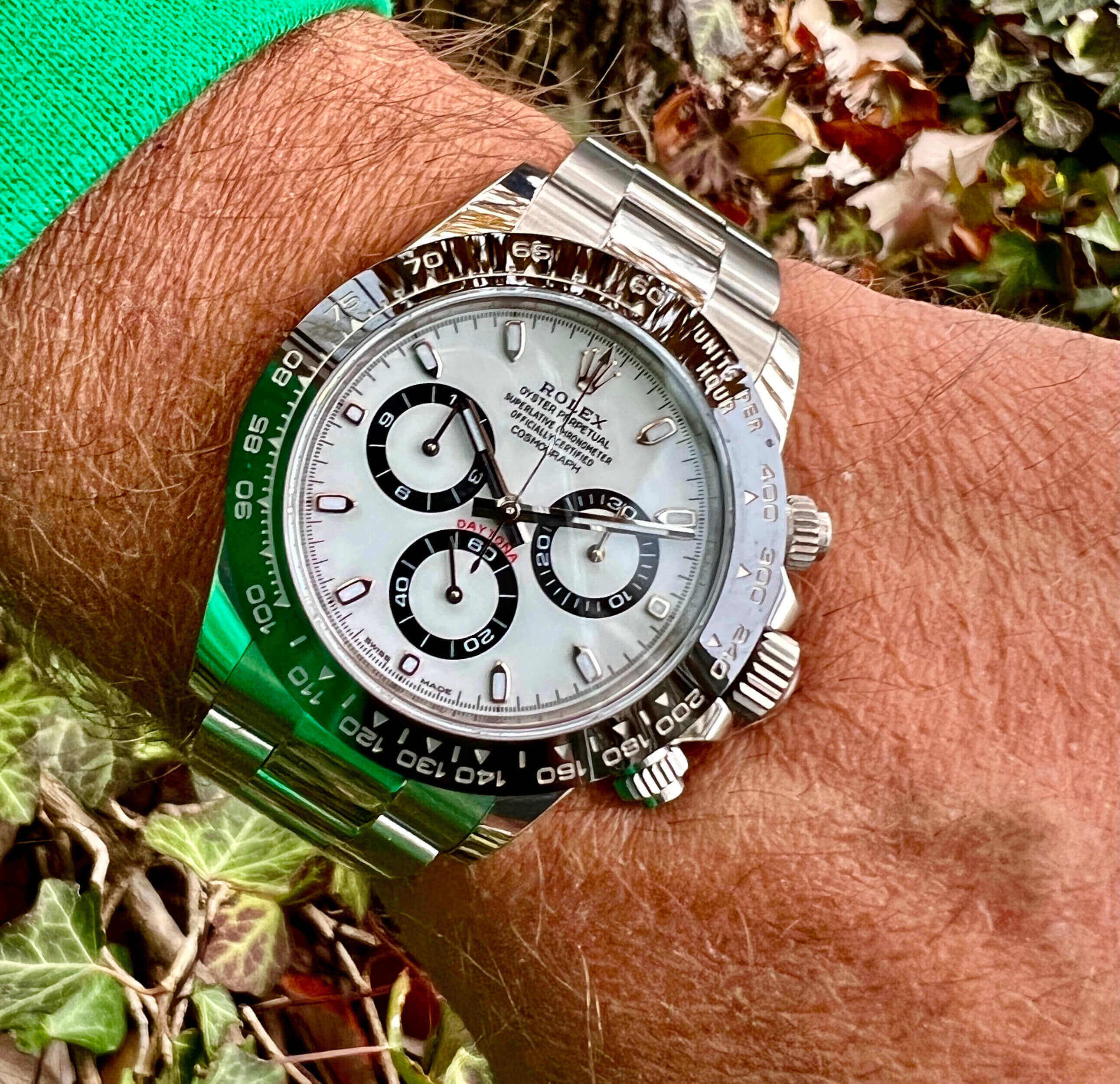 rolex-daytona-weisses-zifferblatt-am-handgelenk
