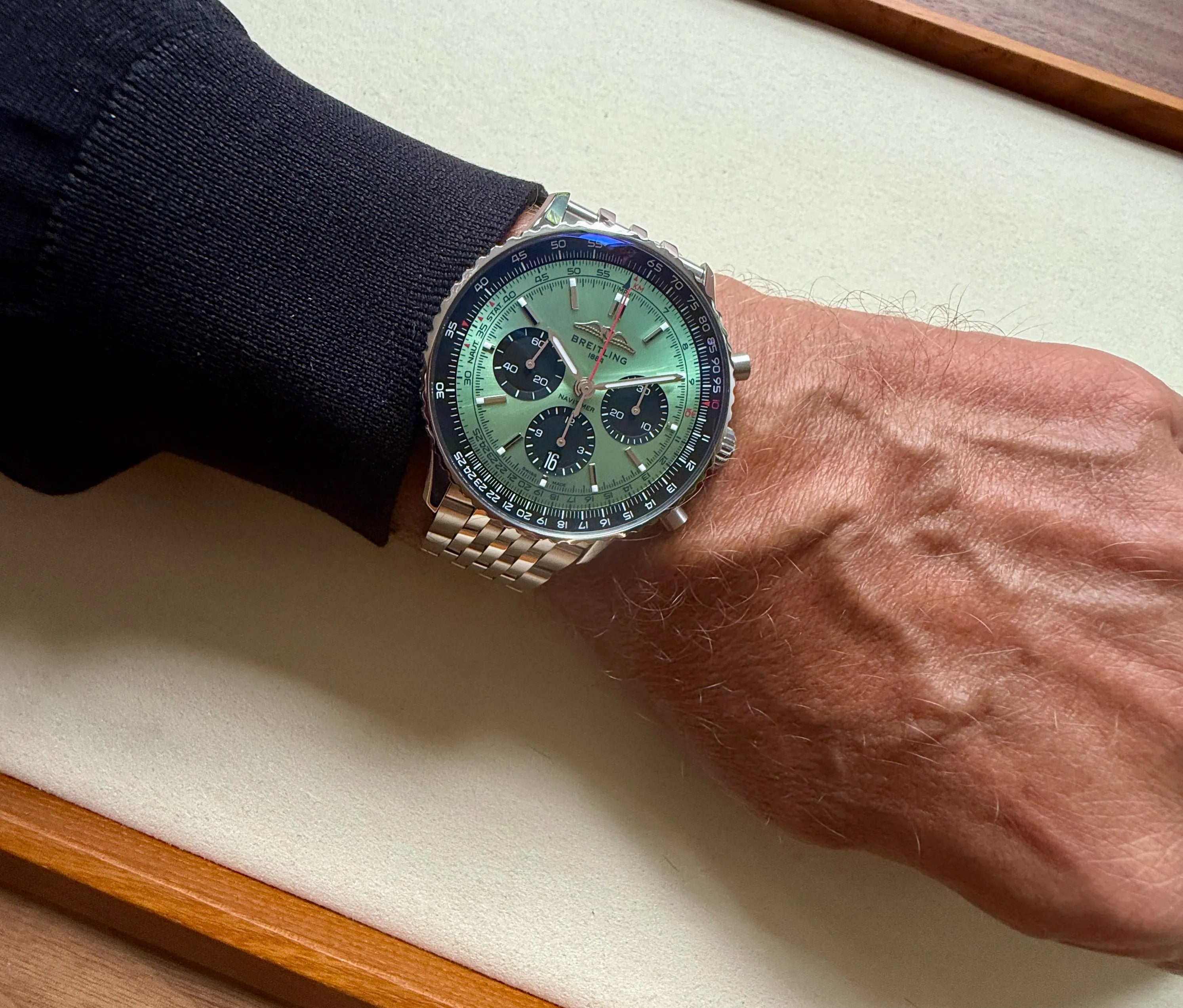 Breitling Navitimer 43 gruen am Arm 1