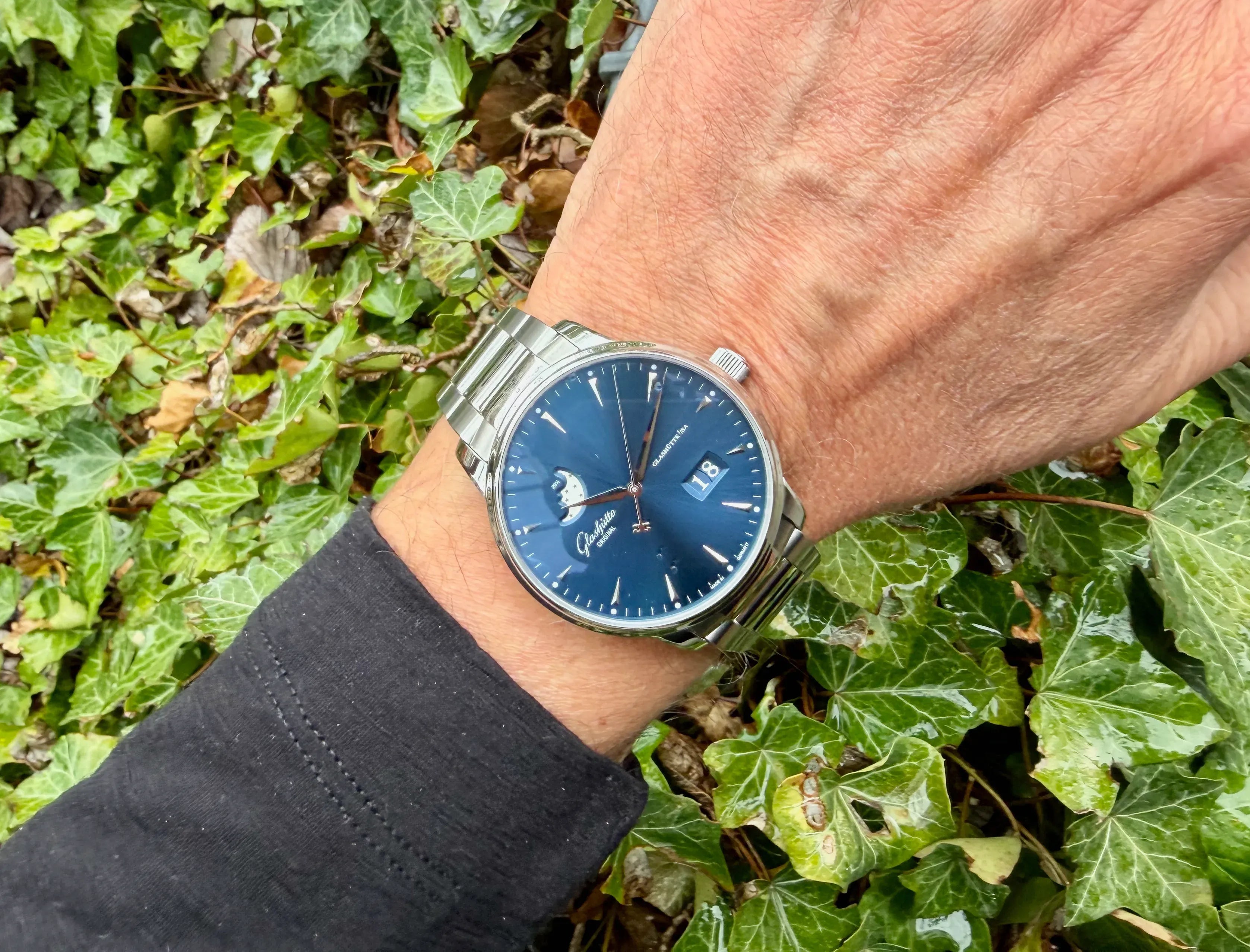 Glashuette Seantor Excellenz 42 blue am Arm