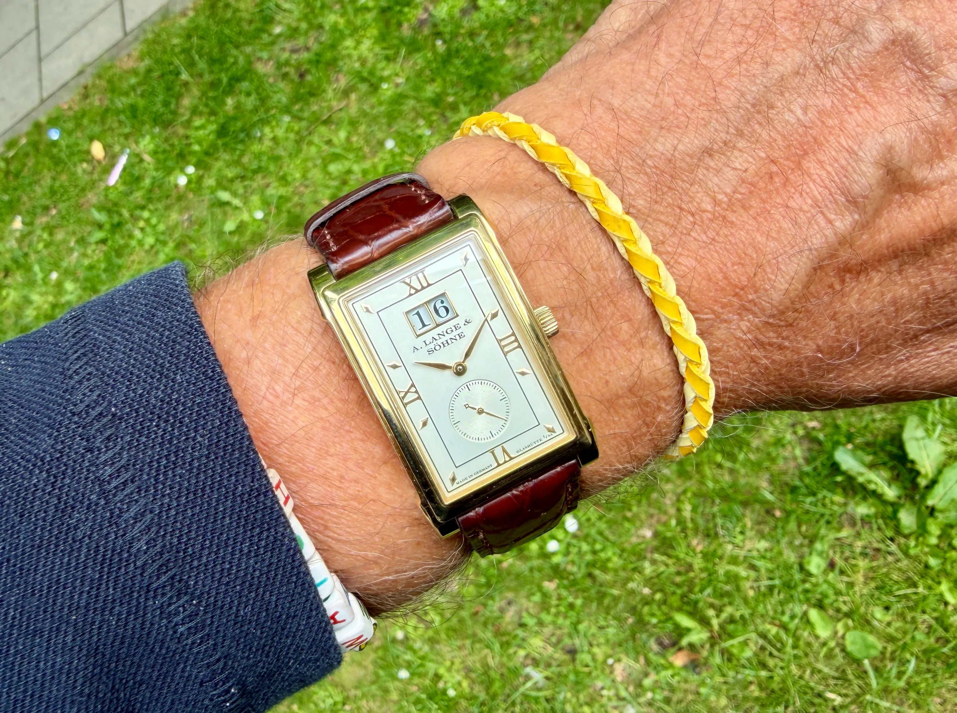 Lange Cabaret 107.021 am Arm