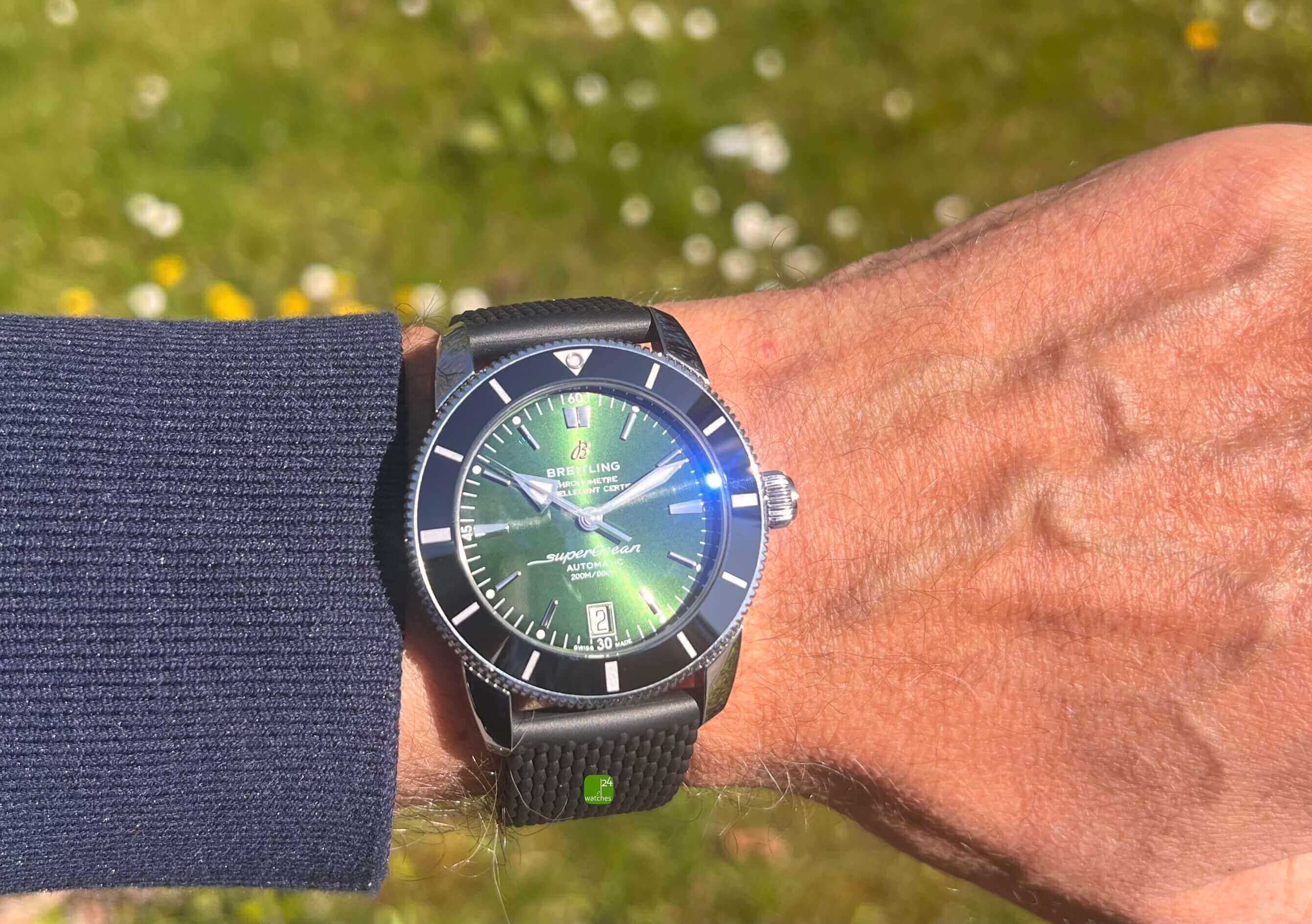 Breitling Superocean Heritage grün 42 am Arm