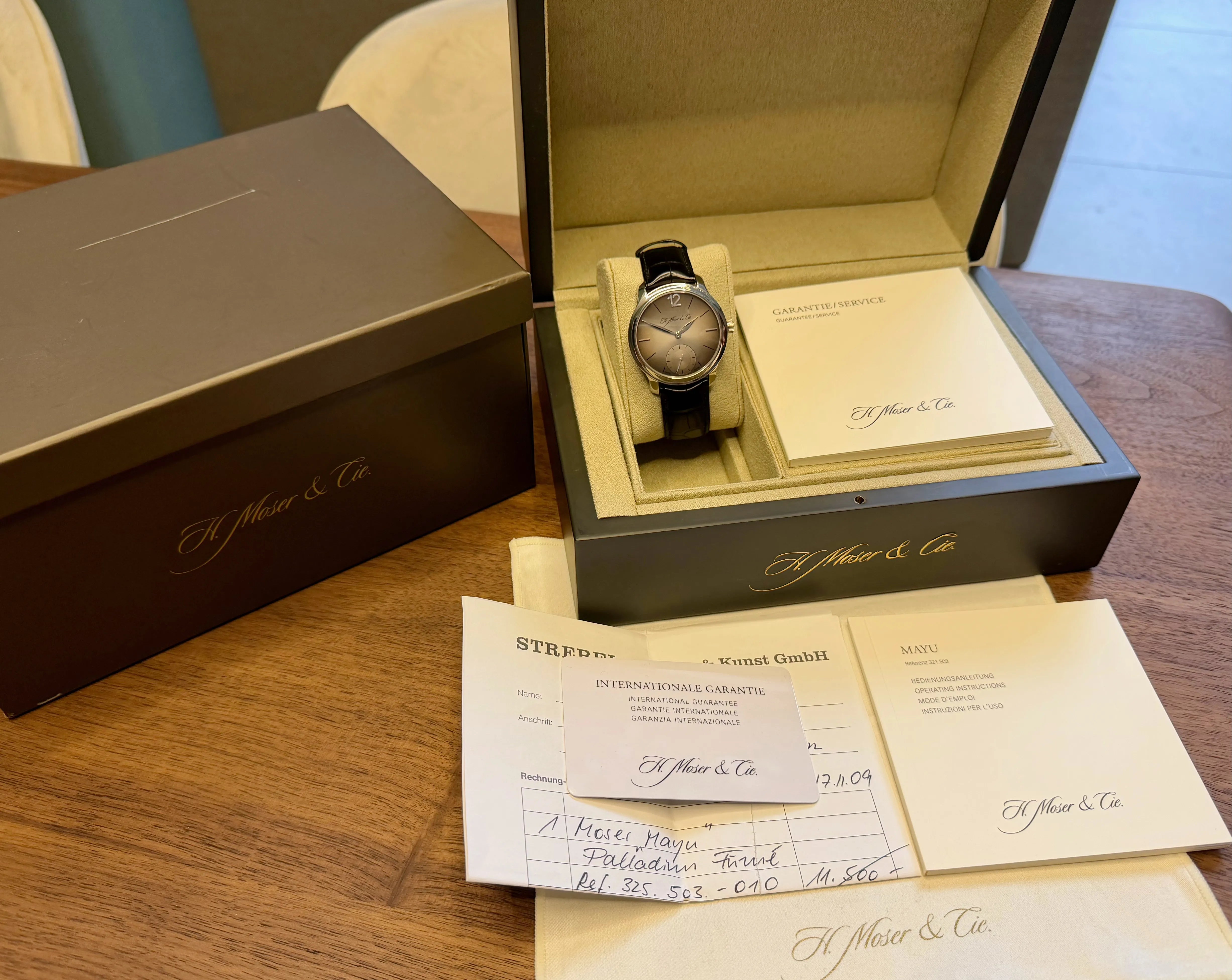 Moser Mayu ENDEAVOUR Fumé mit Papieren