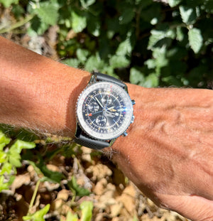 Breitling Navitimer Wold 46 A 24322 am Arm 1