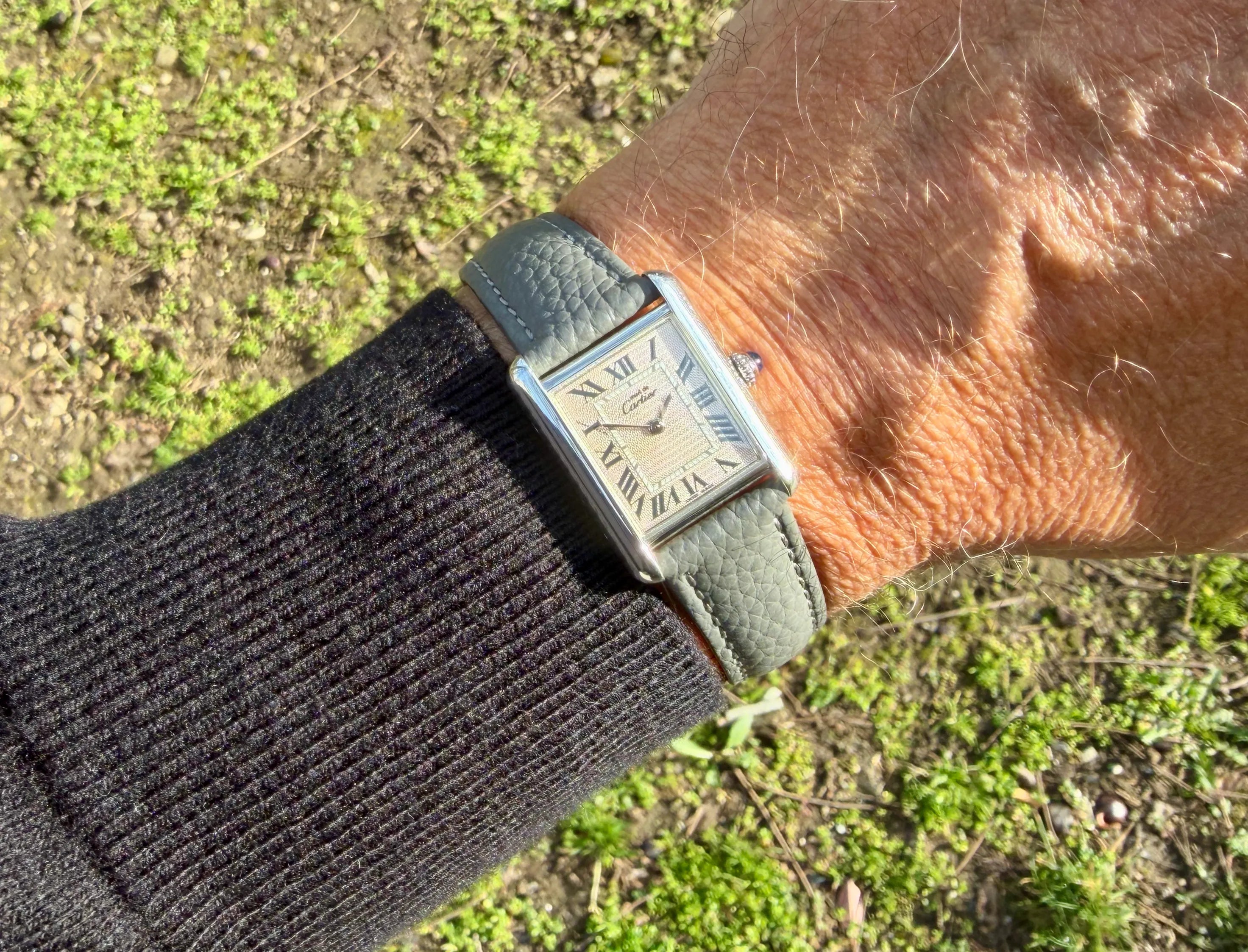 Cartier Tank 2416 SM pink am Arm 