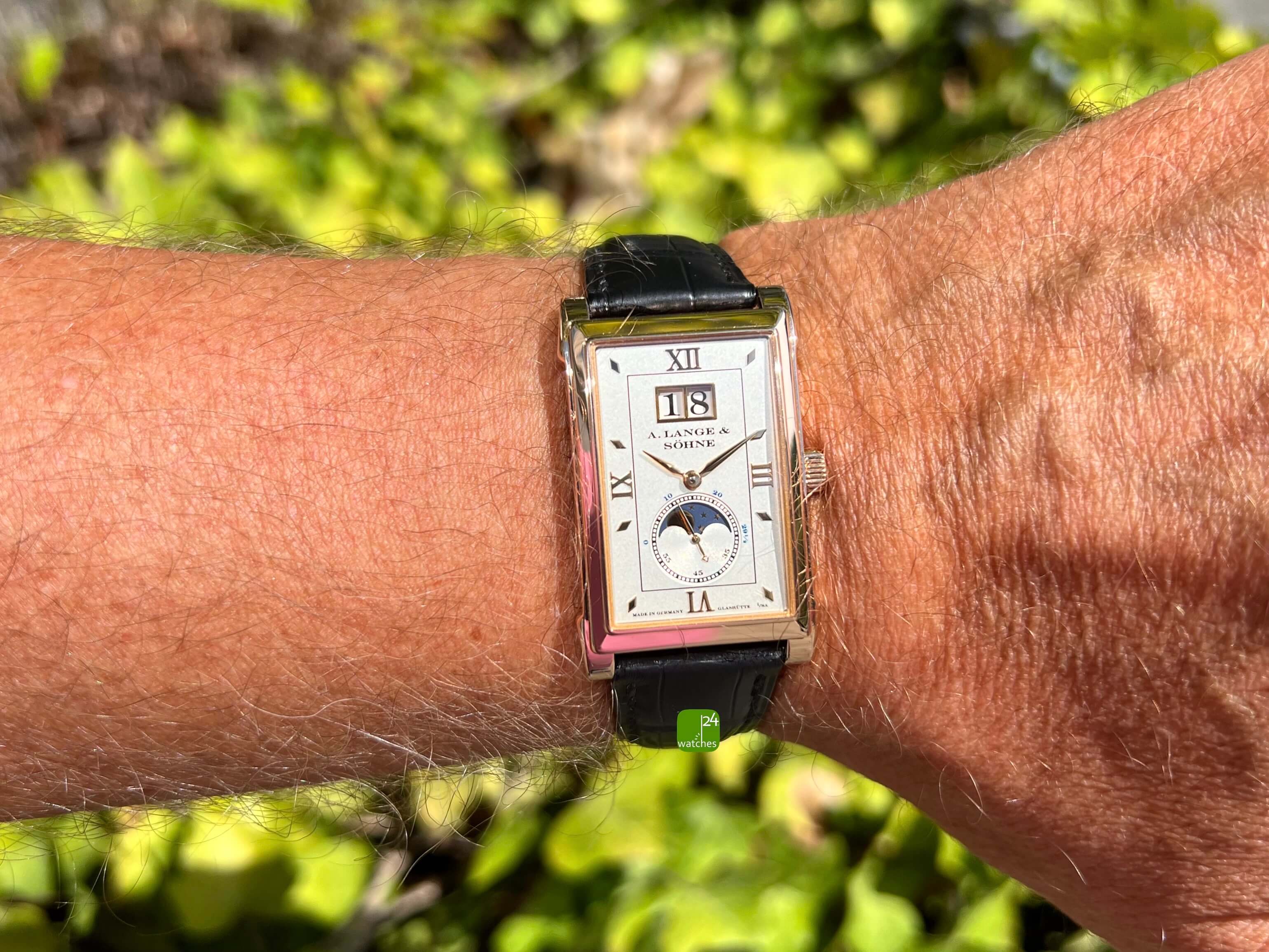 lange-soehne-cabaret-moon-118.032-am-arm
