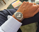 Omega Moonwatch Panda Co Axial  am Arm 3