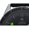 omega-speedmaster-pre-moon-ed-white-nahaufnahme-bei-12-uhr