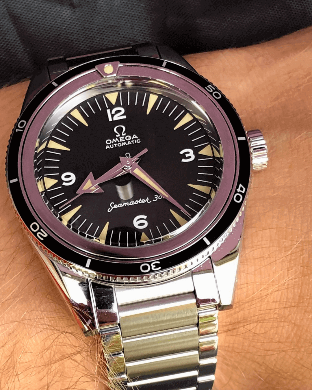 omega-seamaster-am-handgelenk