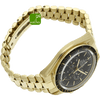 OMEGA Speedmaster Moonwatch gebraucht GOLD von oben mit Flanke 9 Uhr und Band