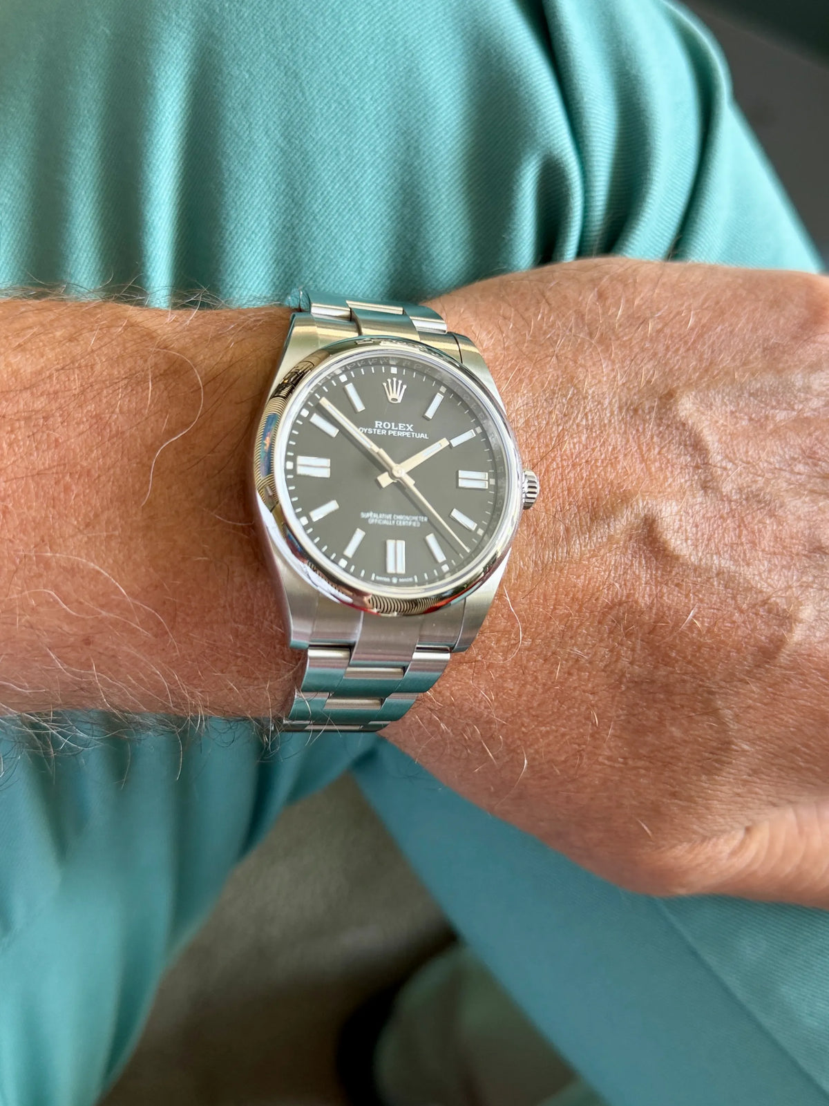Rolex Oyster Perpetual 41 124300 am Arm 2 