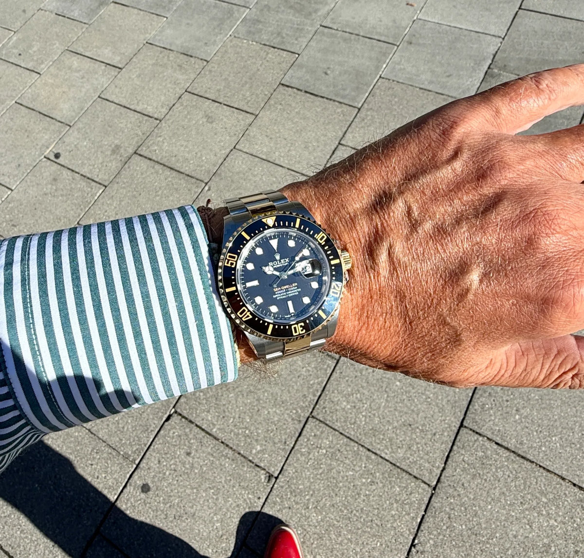 Rolex Sea Dweller 126603 am Arm 1 
