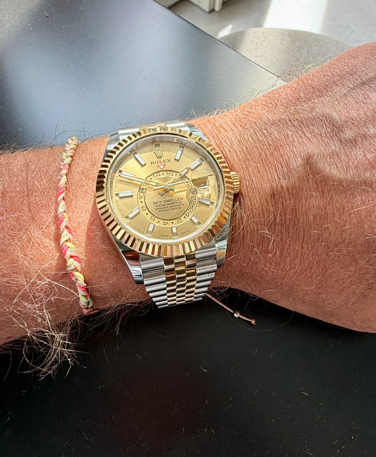 Rolex Sky Dweller St Go 326933 Jubilee am Arm 1 