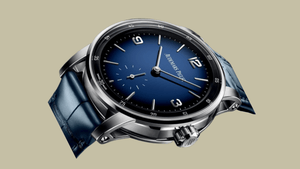 audemars-piguet-ap-code-11.56-blaues-zifferblatt-blaues-lederband-liegend-vor-braunem-hintergrund