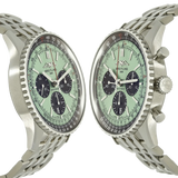 Breitling Navitimer 43 gruen Gehaeuse links rechts 