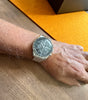 Omega Moonwatch co Axial am Arm 1 