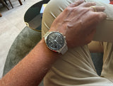 Omega Moonwatch co Axial am Arm 2 