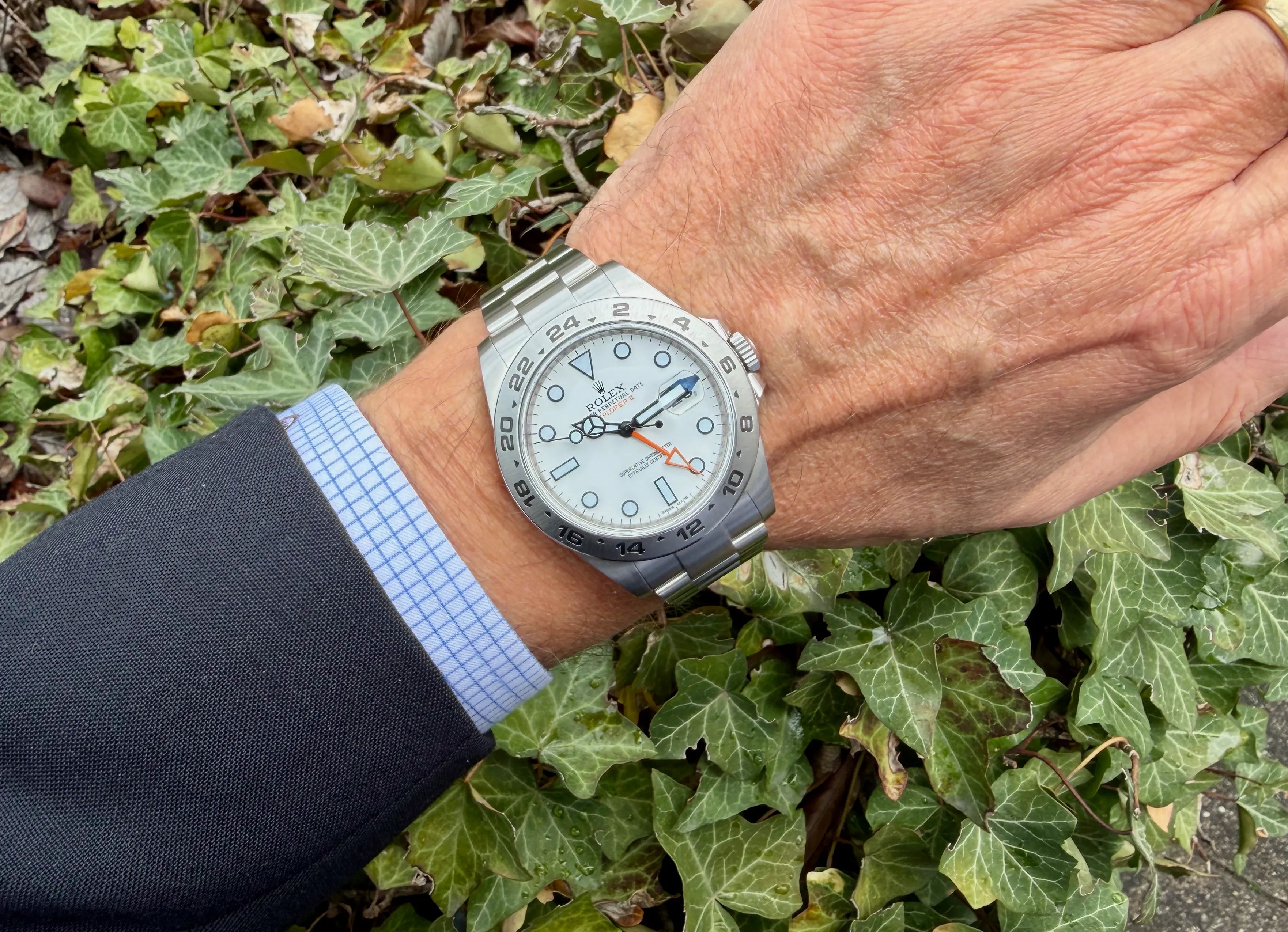 Rolex Explorer II 216570 polar am Arm 