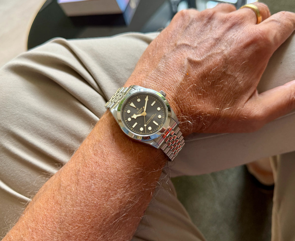 Tudor Black Bay M 79660-001 grau am Arm 2 