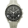 Omega Moonwatch co Axial stehend
