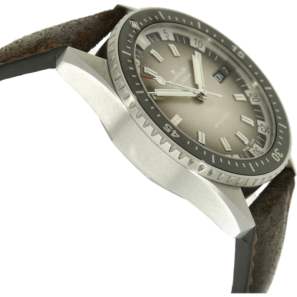 Blancpain Fifty Fathoms Bathyscape Day Date Gehaeuse links 