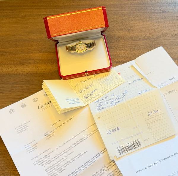 CARTIER Baignoire Papiere neuer Service - die Uhr die Macht ausstrahlt