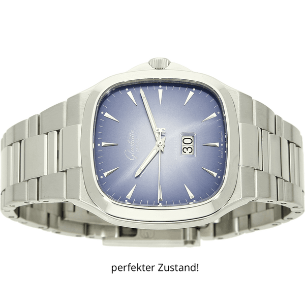 Glashuette Seventies Big Date liegend