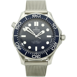 Omega Seamaster Bond  60 Jahre stehend 