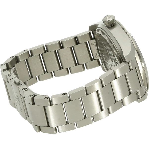 Omega Railmaster 40 Jeans Armband rechts 