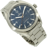 Omega Railmaster 40 Jeans halb liegend 