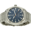 Omega Railmaster 40 Jeans liegend 