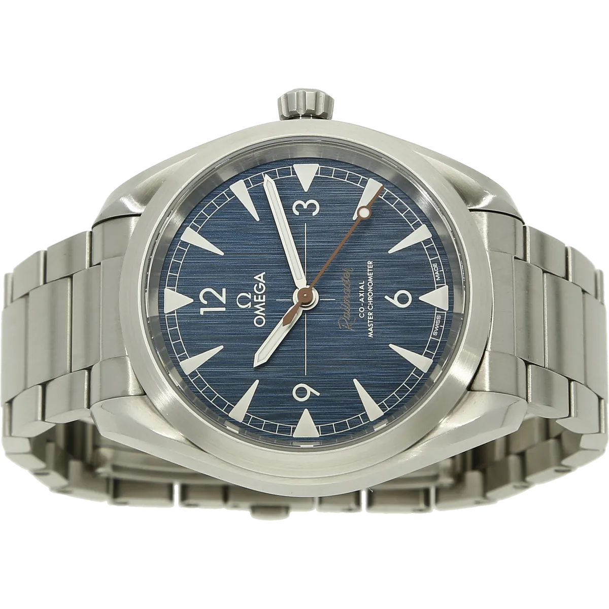 Omega Railmaster 40 Jeans liegend 