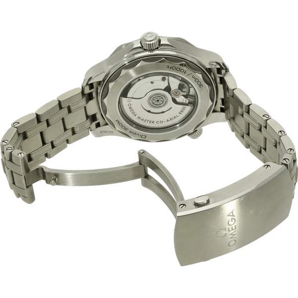Omega Seamaster Diver 300 Schliesse offen 