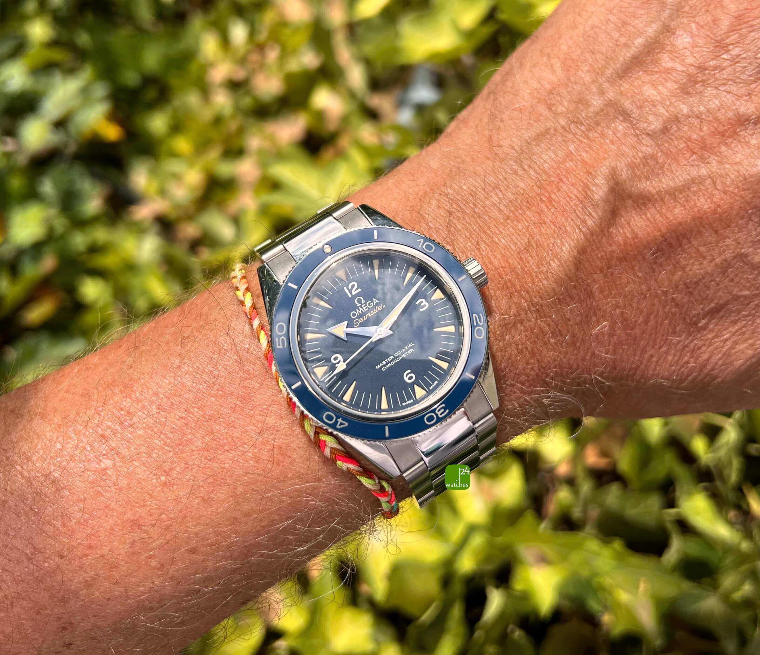 Omega Seamster 300 Titan blau am Arm 