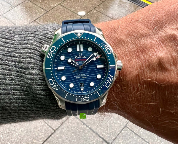 Omega Seamaster 300 Diver am Arm