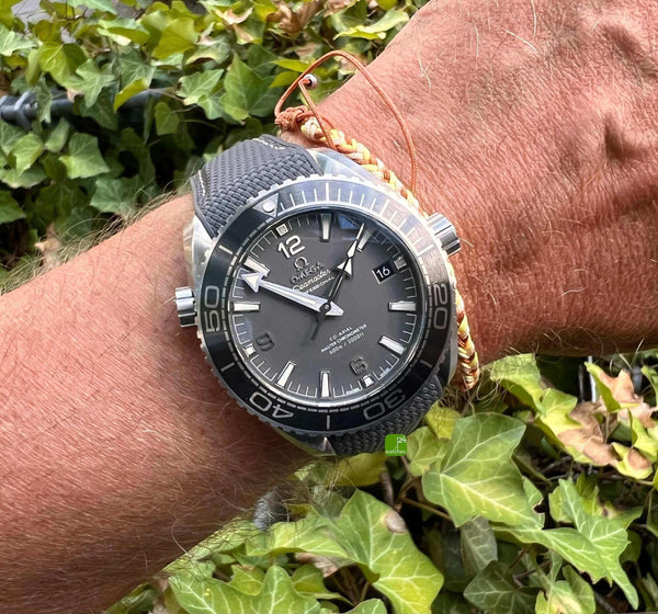Seamaster Planet Ocean 43,5 mm am Arm 