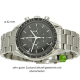 gebrauchte Omega Speedmaster Moonwatch liegend
