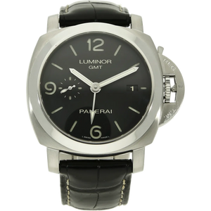 Panerai Luminor GMT Pam 320 stehend 