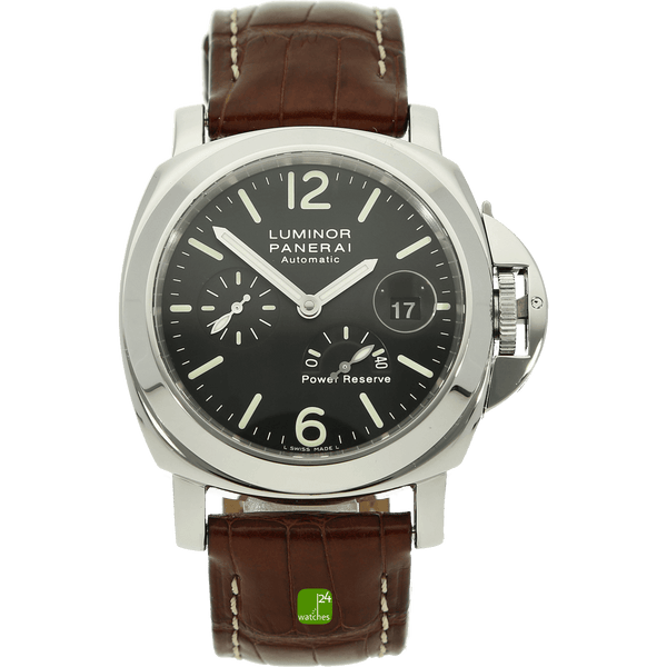 Panerai Luminor Marina Powerreserve stehend