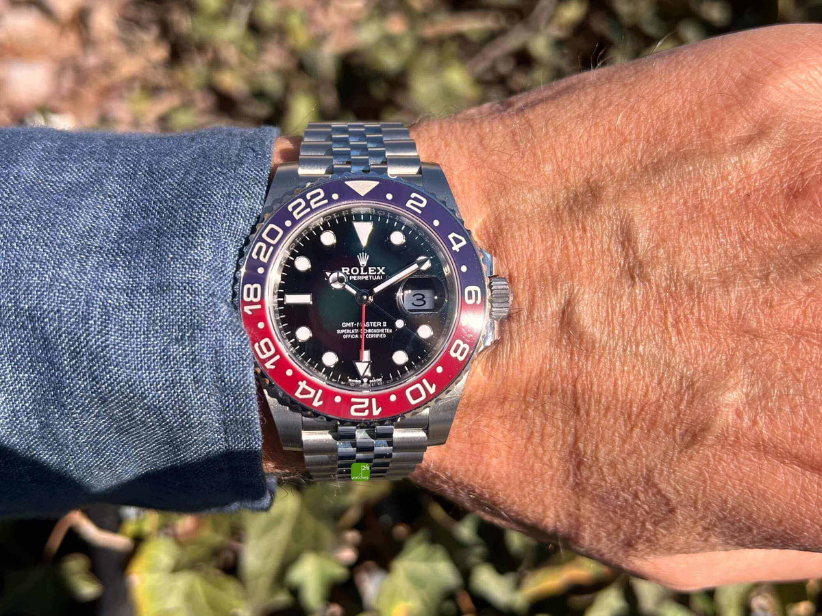 Rolex GMT Pepsi neu am Arm 