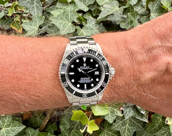 gebrauchte Rolex Sea Dweller 16600 am Arm