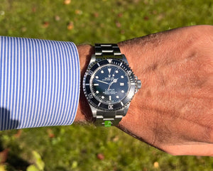 Rolex Sea Dweller 16600 neu am Arm