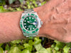 Rolex Submariner Hulk gebraucht  am Arm