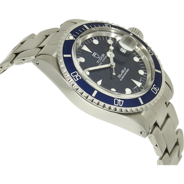 Tudor Submariner 79090 blue Gehaeuse links 