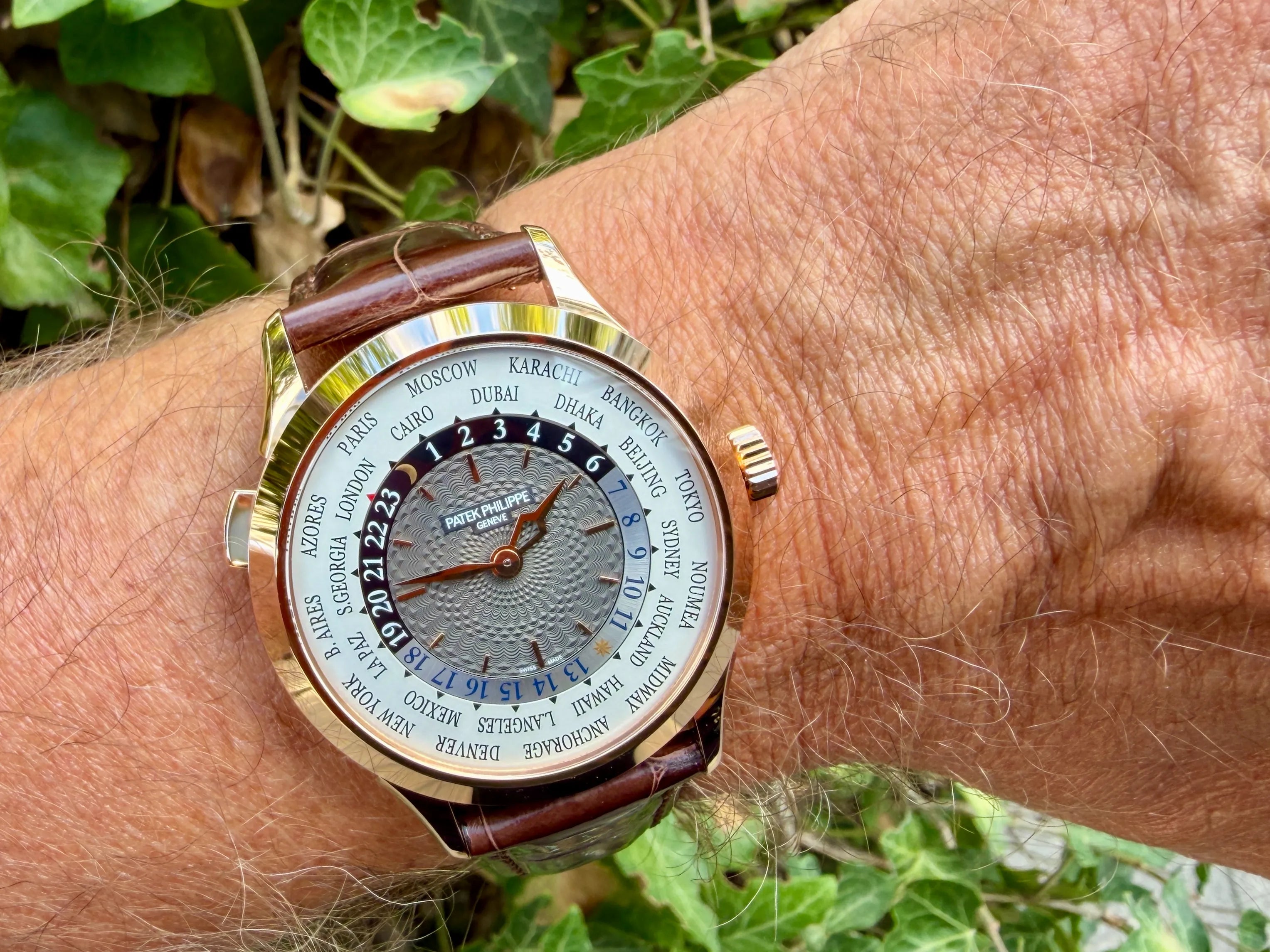 neue Patek Philippe Worldtimer 5230R on wrist 1 
