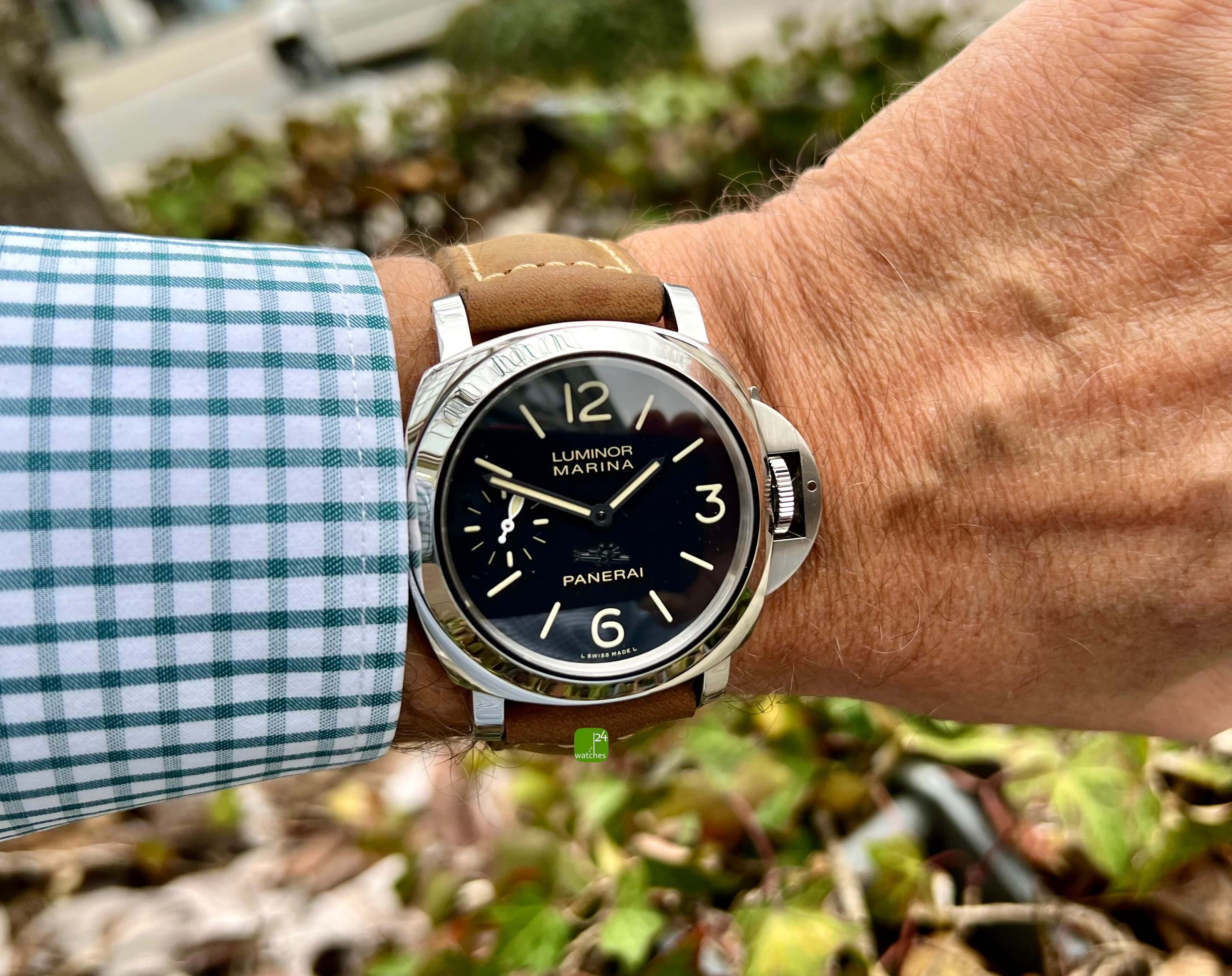 Am Handgelenk sehen Sie die limitierte Panerai Luminor Muenchen