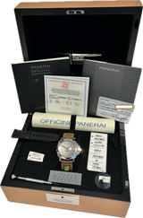Hier ist die Box und die Papiere zu der Panerai PAM 00434 