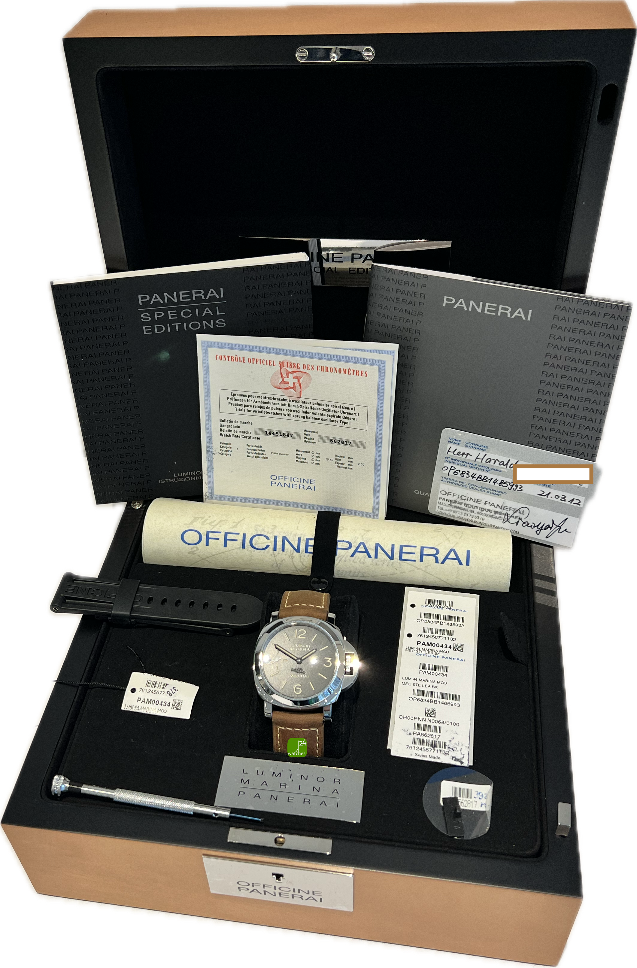 Hier ist die Box und die Papiere zu der Panerai PAM 00434 