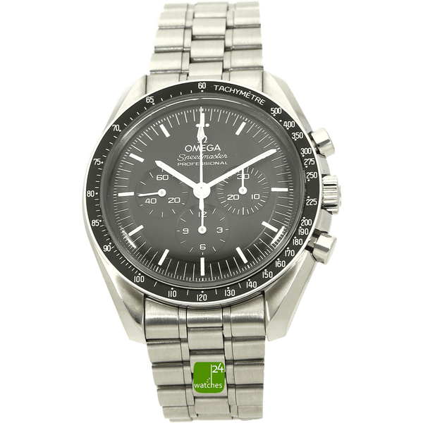 omega-speedmaster-moonwatch-31030425001001-stehend